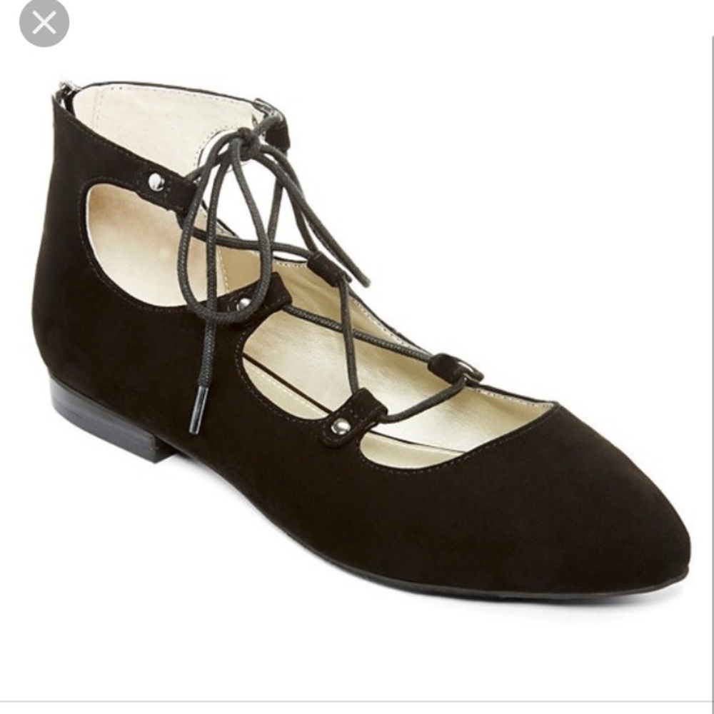 BRAND NEW LACE UP FLATS